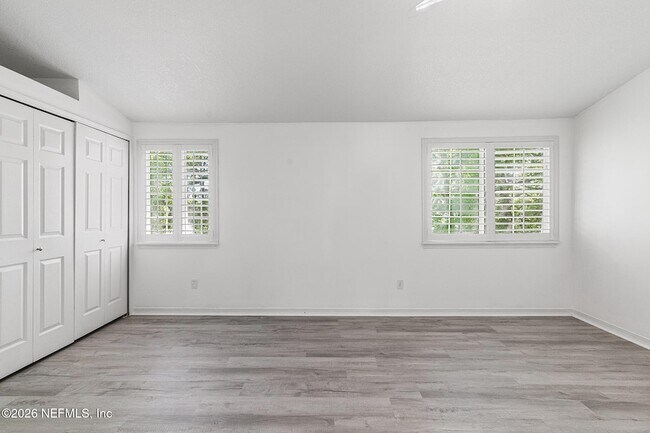 Building Photo - 330 Sunrise Cir