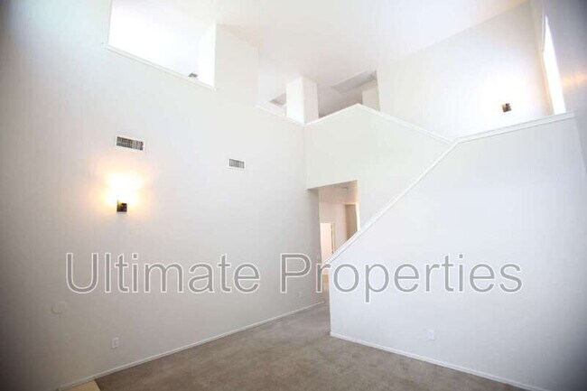 Building Photo - 2215 N 92nd Glen
