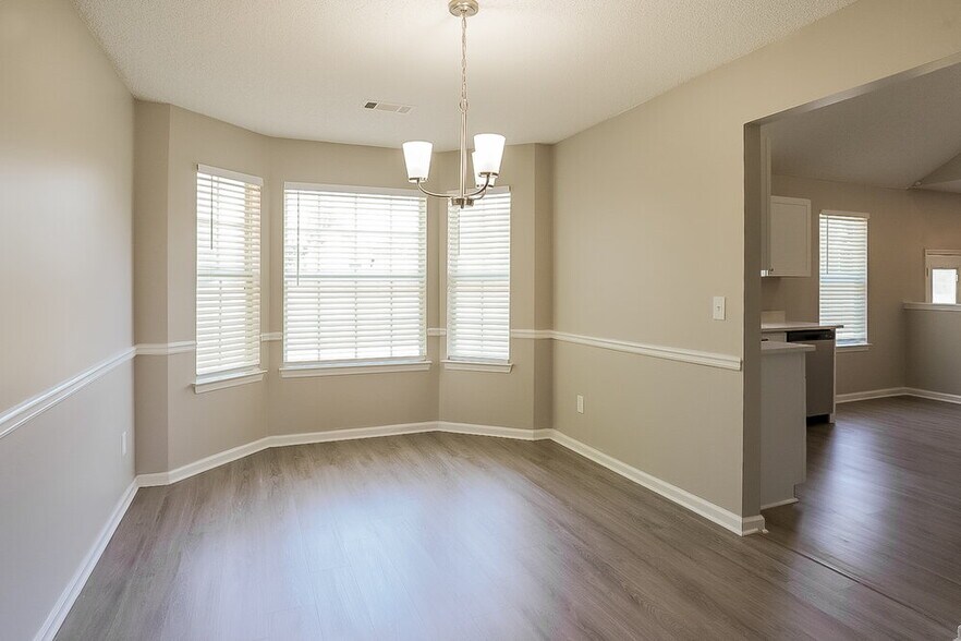 Building Photo - 6926 Silver Grass Ct