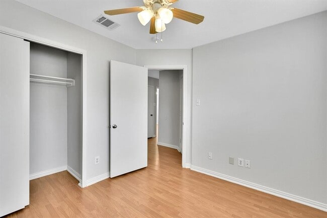 Building Photo - 3315 Settlement Dr