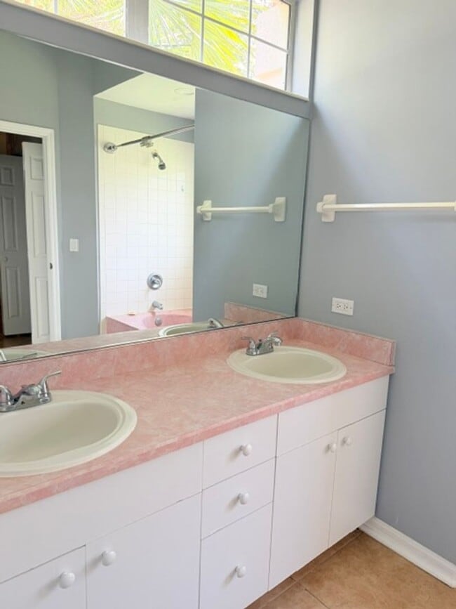 Building Photo - Single Family home for rent !