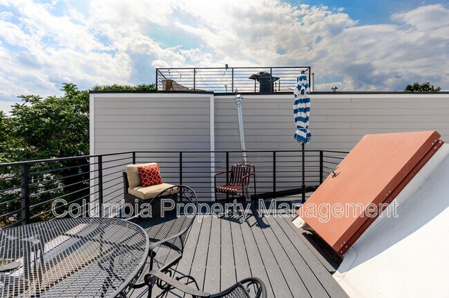 Building Photo - 616 Quebec Pl NW