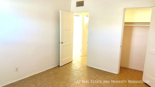 Building Photo - 1509 N 15th Ave