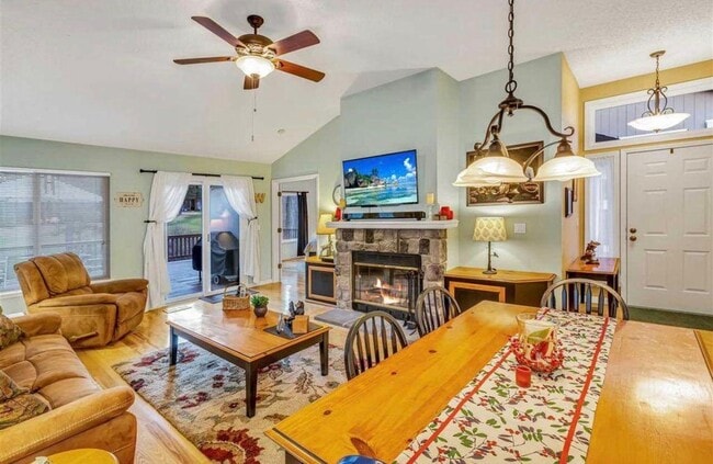 Building Photo - 82 Sequoia Cir