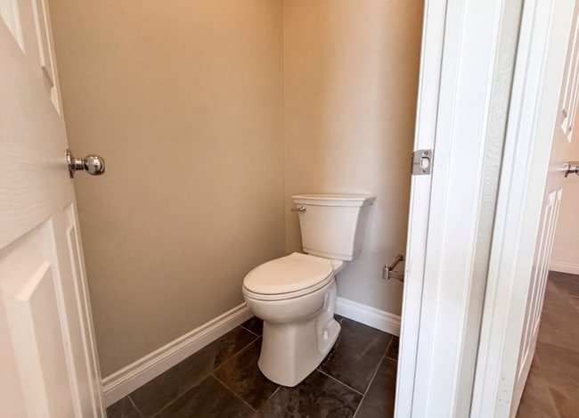 Building Photo - 3630 Vanderbilt Dr