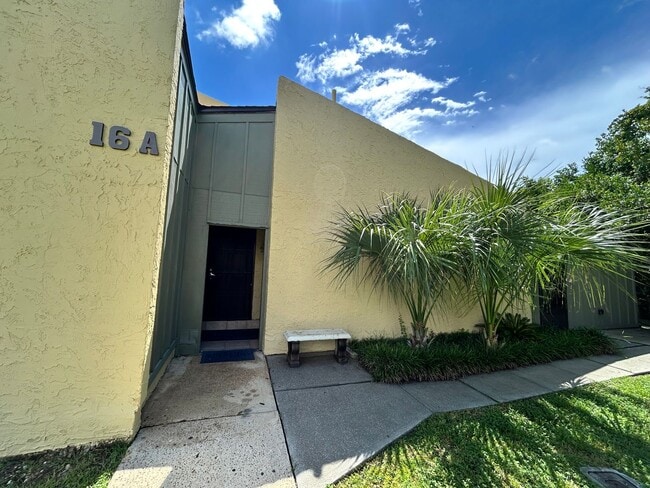 Building Photo - 1025 W 19th St