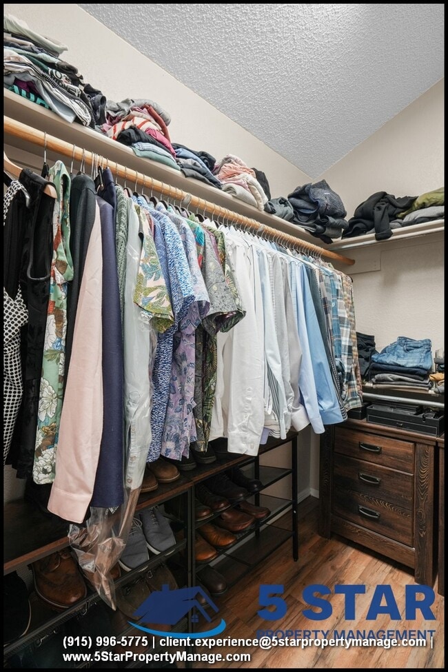 Building Photo - 6052 Bandolero Dr