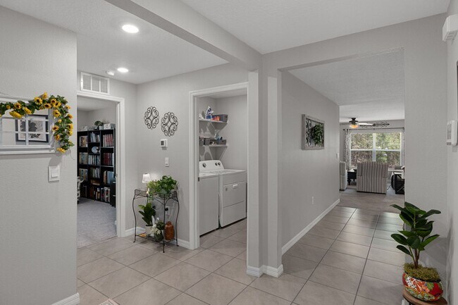 Building Photo - 5230 Diantha Way