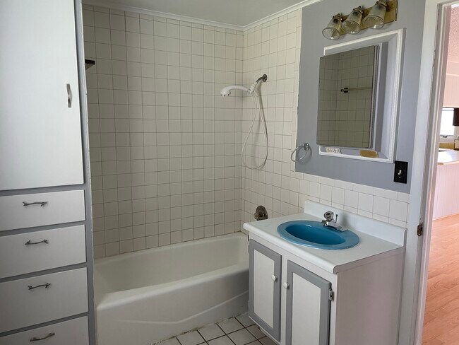 Building Photo - 11790 23 Mile Rd