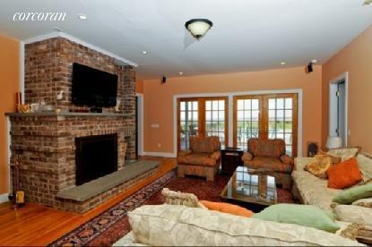 Building Photo - 3 Shorewood Ct