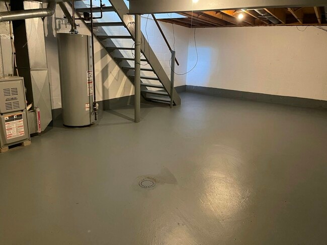 Building Photo - 4163 W Ridge Rd