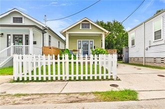 Building Photo - 617 Forstall St