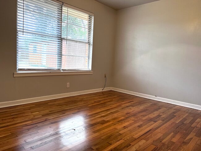 Building Photo - 110 N Hearon Dr