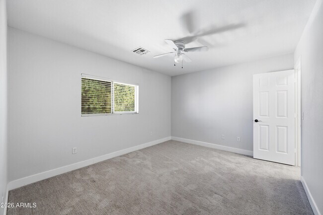 Building Photo - 10617 W Daley Ln