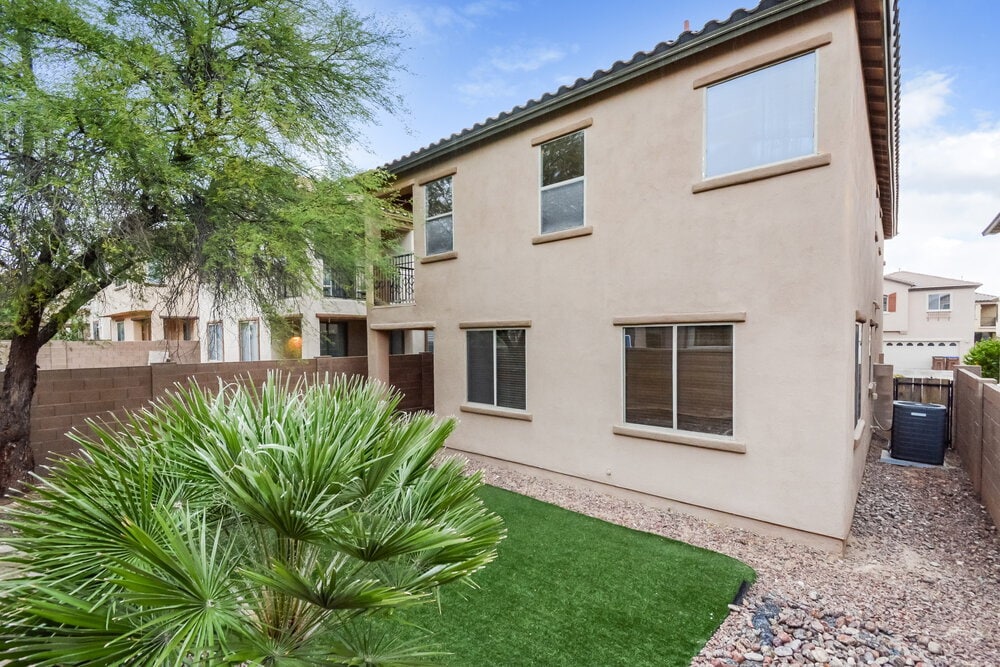 Building Photo - 462 E Calle De Ocaso