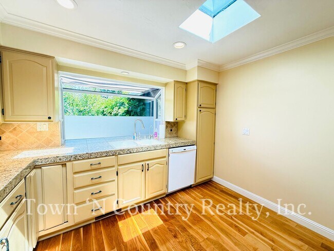 Building Photo - 22369 Ferdinand Ct
