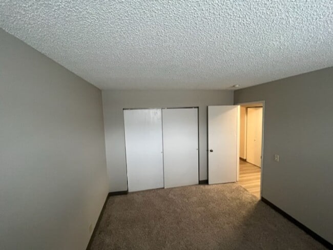 Building Photo - NO RENT TILL DECEMBER!! Ask for details.