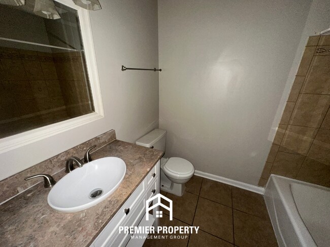 Building Photo - 4505 Stony Point Dr