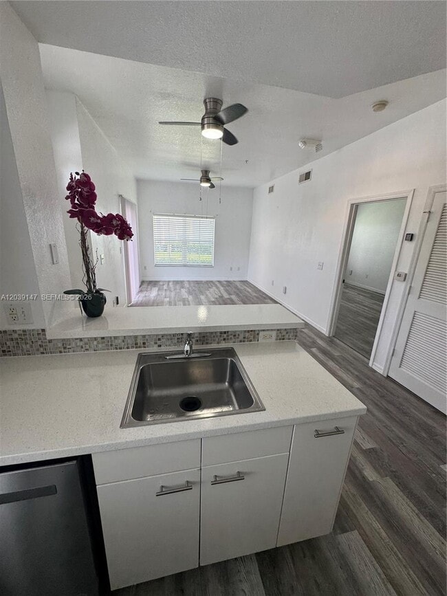 Building Photo - 4006 Santa Maria Dr