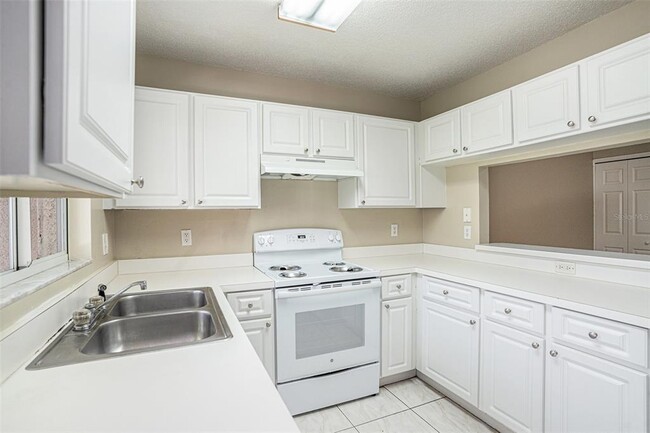 Building Photo - 1747 Fluorshire Dr