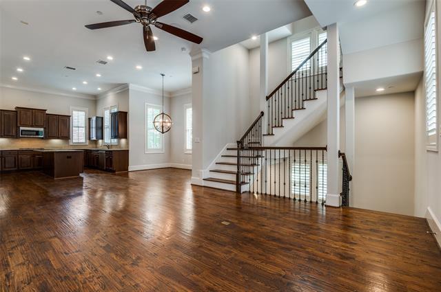 Building Photo - 2110 Helsminster Dr