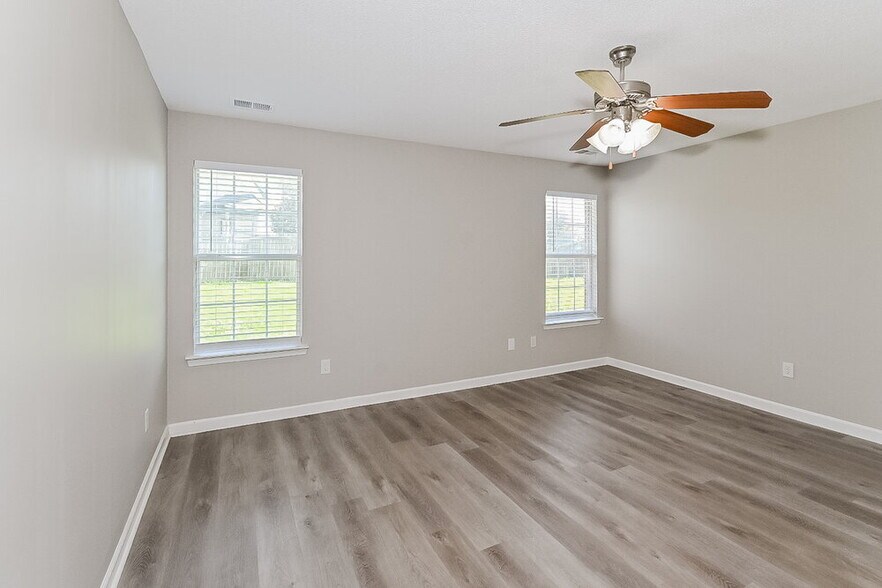 Building Photo - 4428 Liverpool Ln