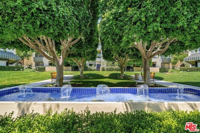 Building Photo - 2237 Century Hill