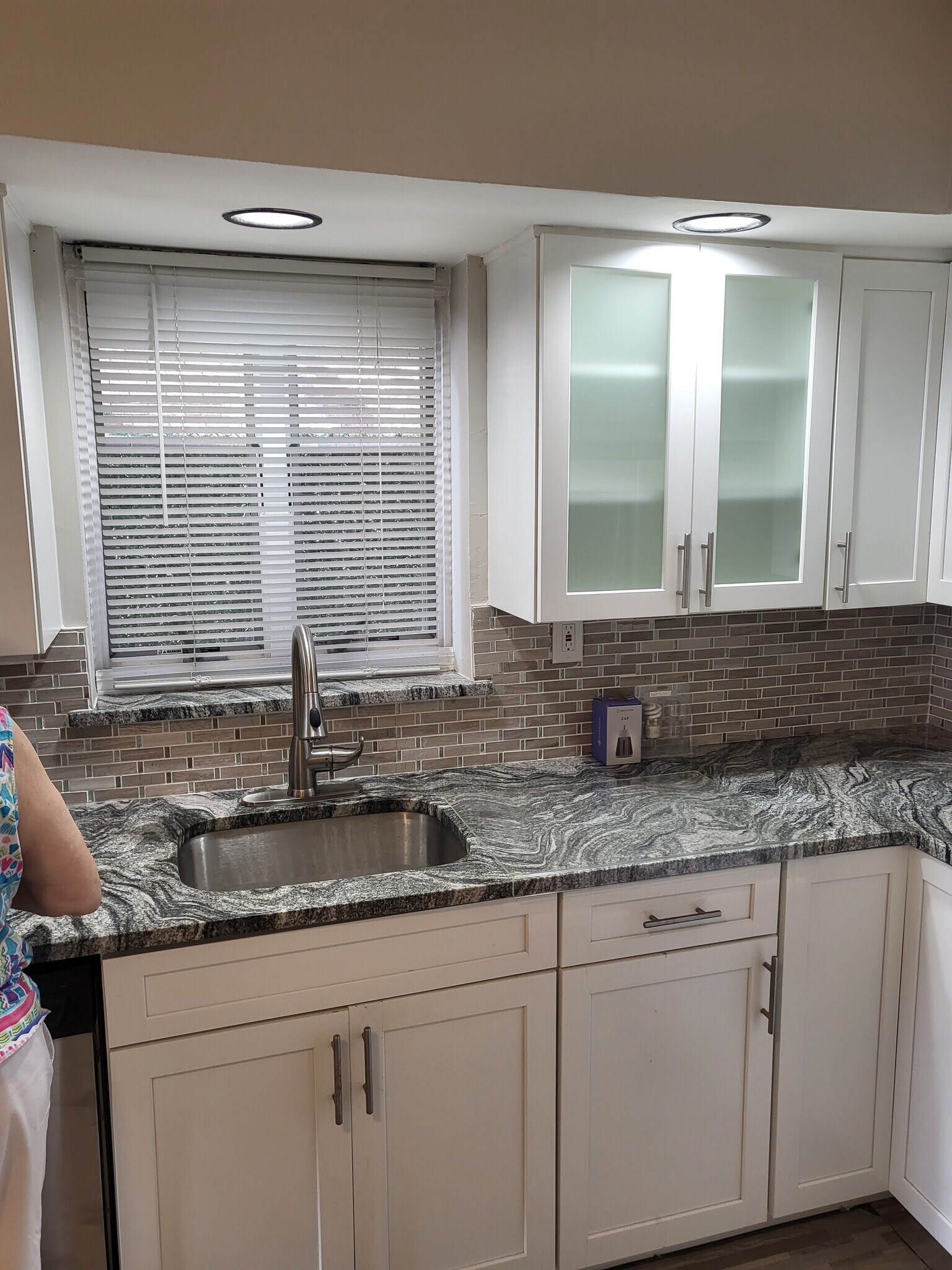 Building Photo - 24 Littlefield Ave