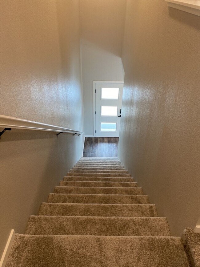 Building Photo - Stunning Townhome in Northridge Trails