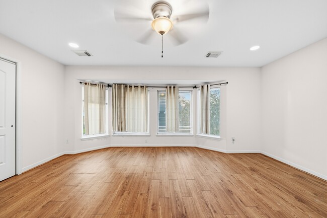 Building Photo - 13619 Braeswest Dr