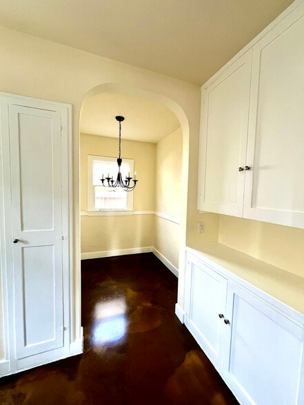 Building Photo - 11569 Iowa Ave