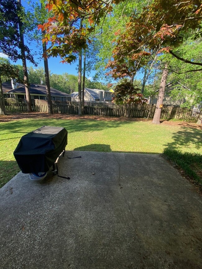 Building Photo - 406 Miner Dr