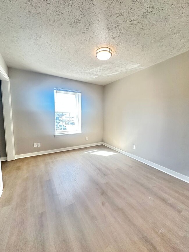 Building Photo - Apartment for Rent