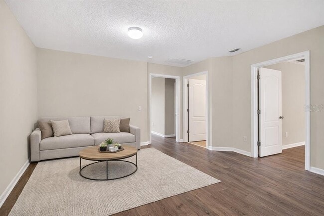 Building Photo - 1519 Priory Cir