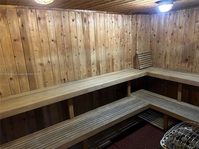 Building Photo - 100 Bayview Dr