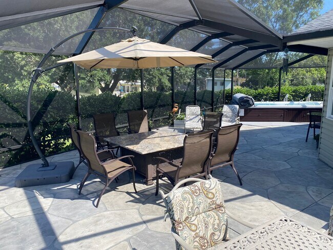 Building Photo - Spectacular Fully Furnished SEASONAL Home with Golf Course views and pool*