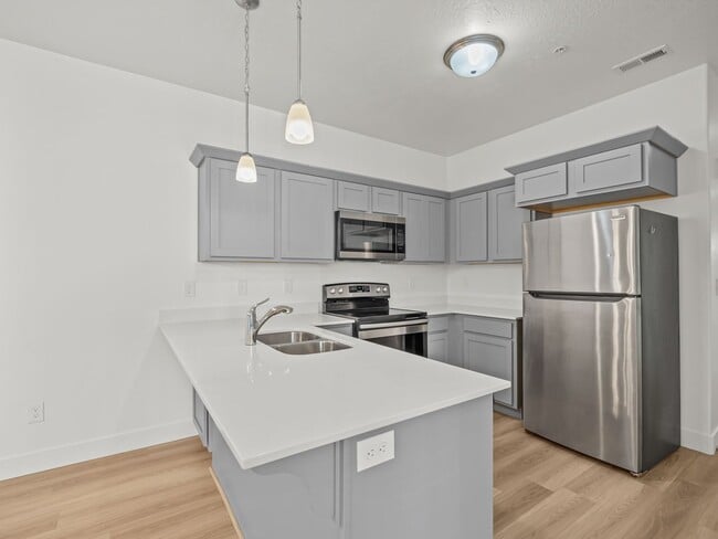 Building Photo - Beautiful home for rent in Saratoga Springs!