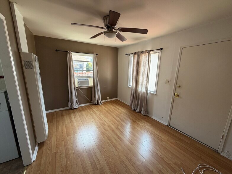 Building Photo - 8035 Rosecrans Ave
