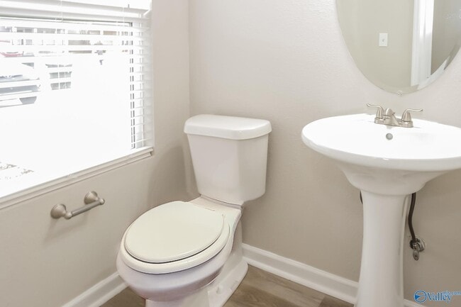 Building Photo - 213 Farmington Dr