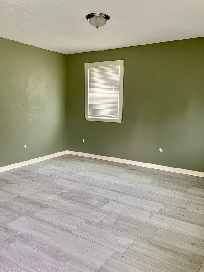 Building Photo - 3552 Lanette Rd