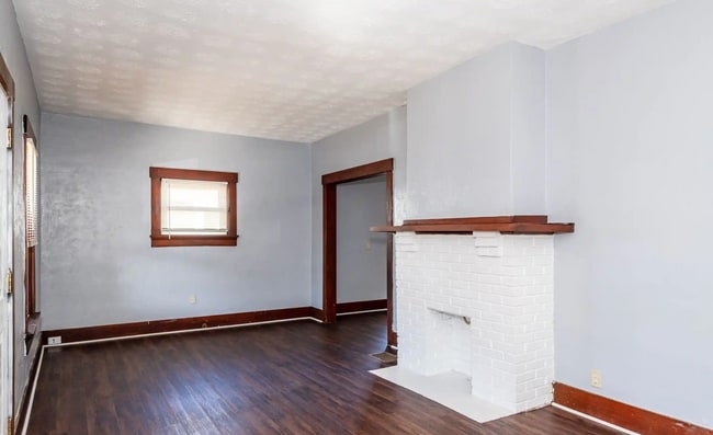 Building Photo - 44 S Harbine Ave