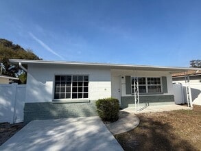 Building Photo - 4559 33rd Ave N