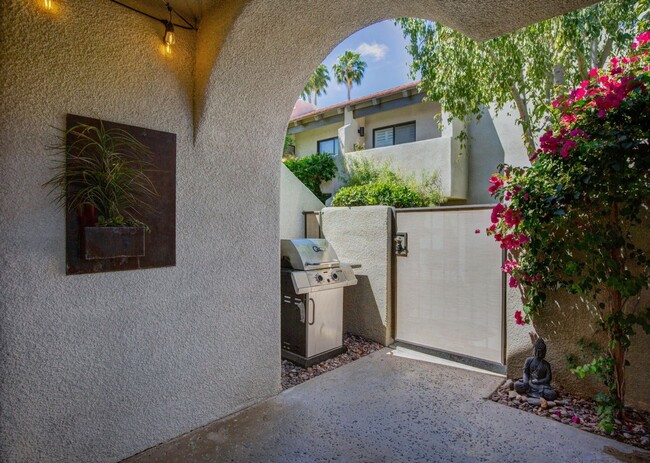 Building Photo - Stylish Ground-Floor Condo in Gated Palm Springs Community