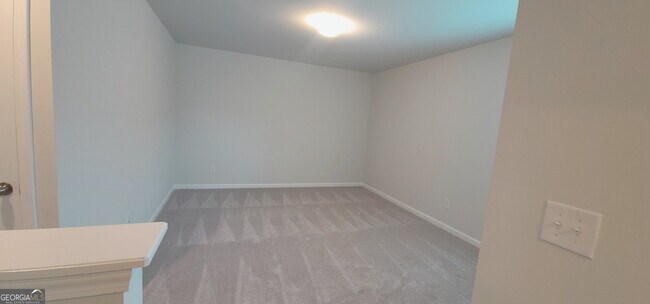 Building Photo - 114 Old Field Run