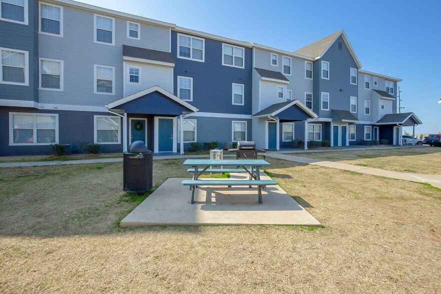 DISTRICT SIX10 610 SW 52nd St Lawton OK 73505 Apartment Finder