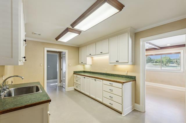 Building Photo - 205 FM1830