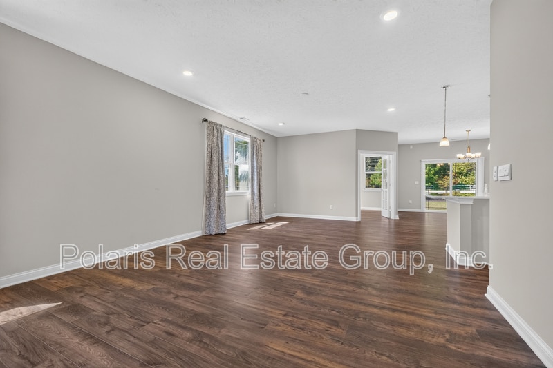 Building Photo - 9073 Lieven St