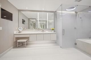 Building Photo - 2241 SE 17th St