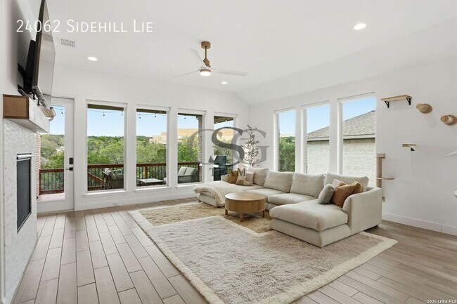 Building Photo - 24062 Sidehill Lie