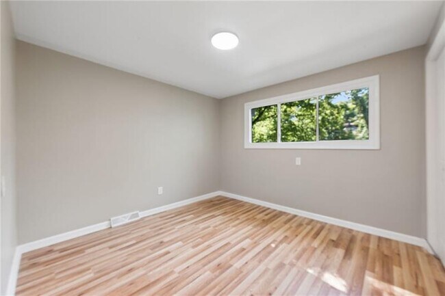 Building Photo - 2317 Marbury Rd